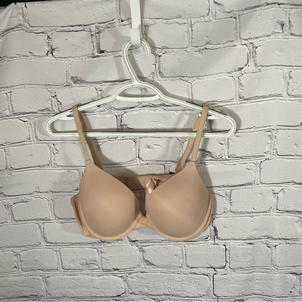 Women’s Pink Victoria’s Secret Push-Up Underwire Nude Bra